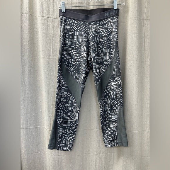 NIKE PRO/ Hypercool Tidal Training Capri Legging/ size M - Picture 4 of 13